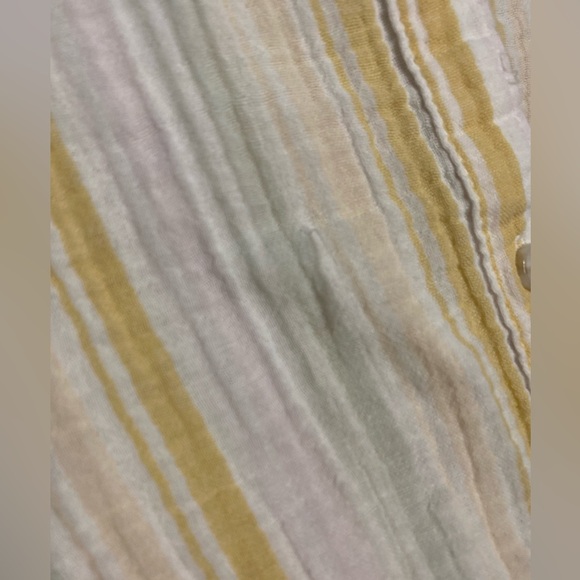 Universal Thread : 100% Cotton Women’s Button Down - Picture 8 of 11